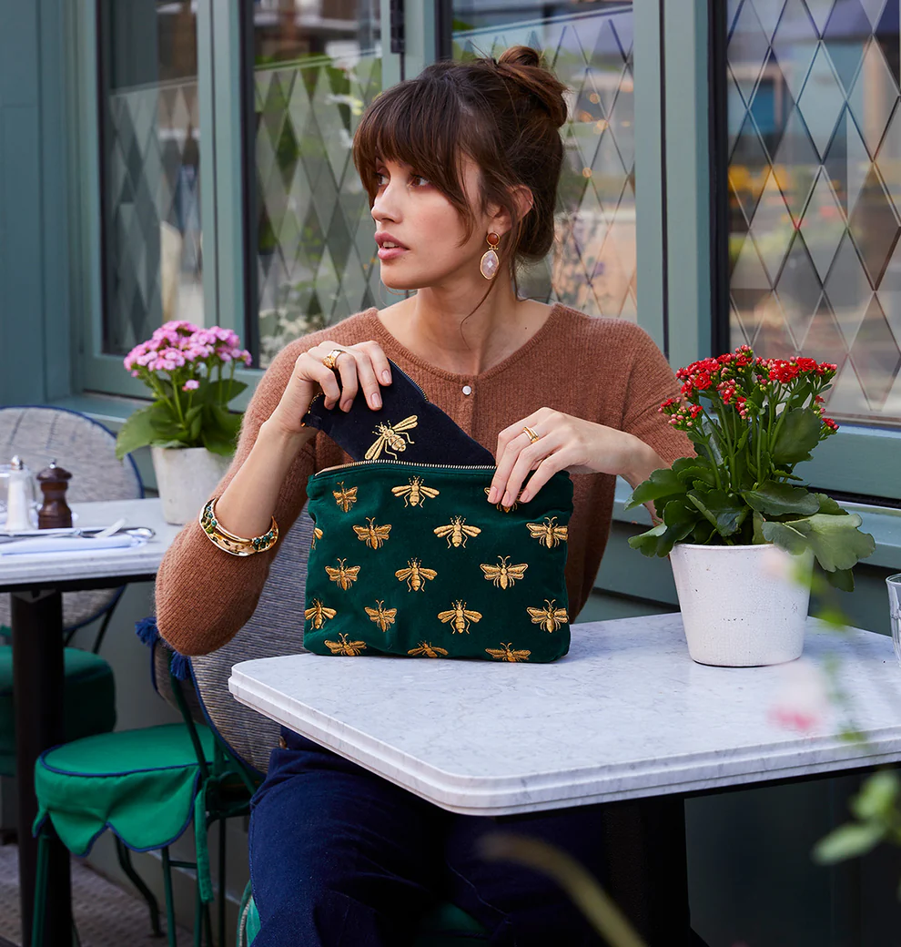 Elizabeth Scarlett Everyday Pouch | White Coco - Effortlessly